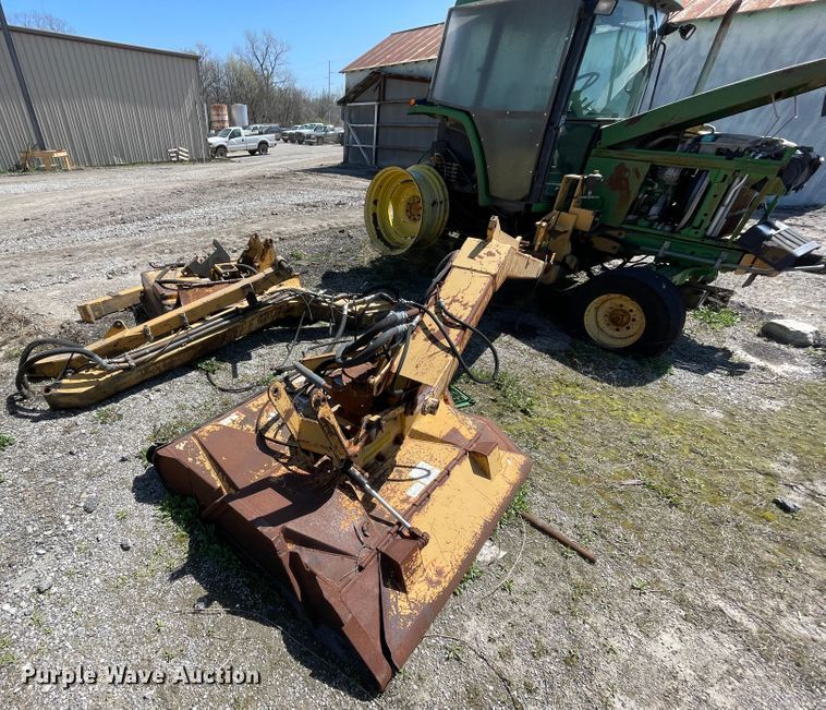 image for item II9367 (2) John Deere tractors