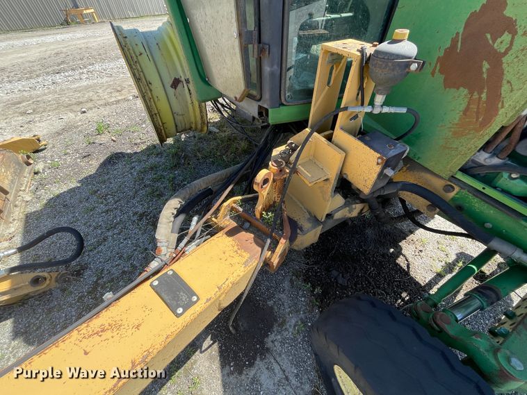 image for item II9367 (2) John Deere tractors