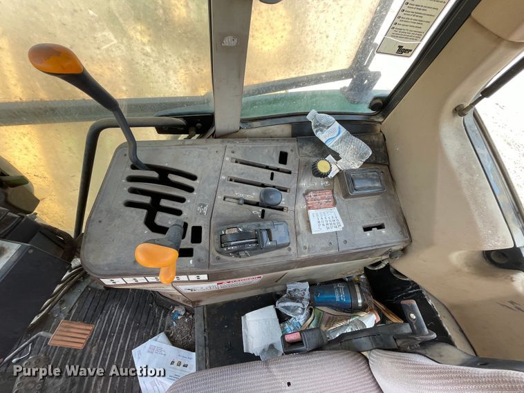 image for item II9367 (2) John Deere tractors