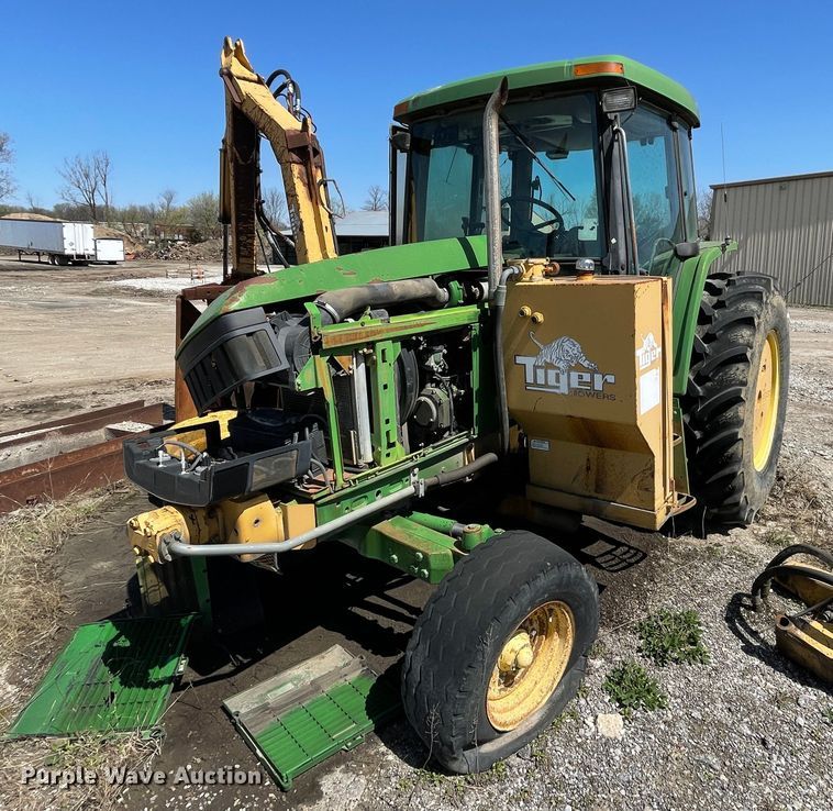 image for item II9367 (2) John Deere tractors