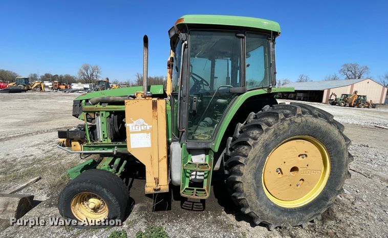 image for item II9367 (2) John Deere tractors