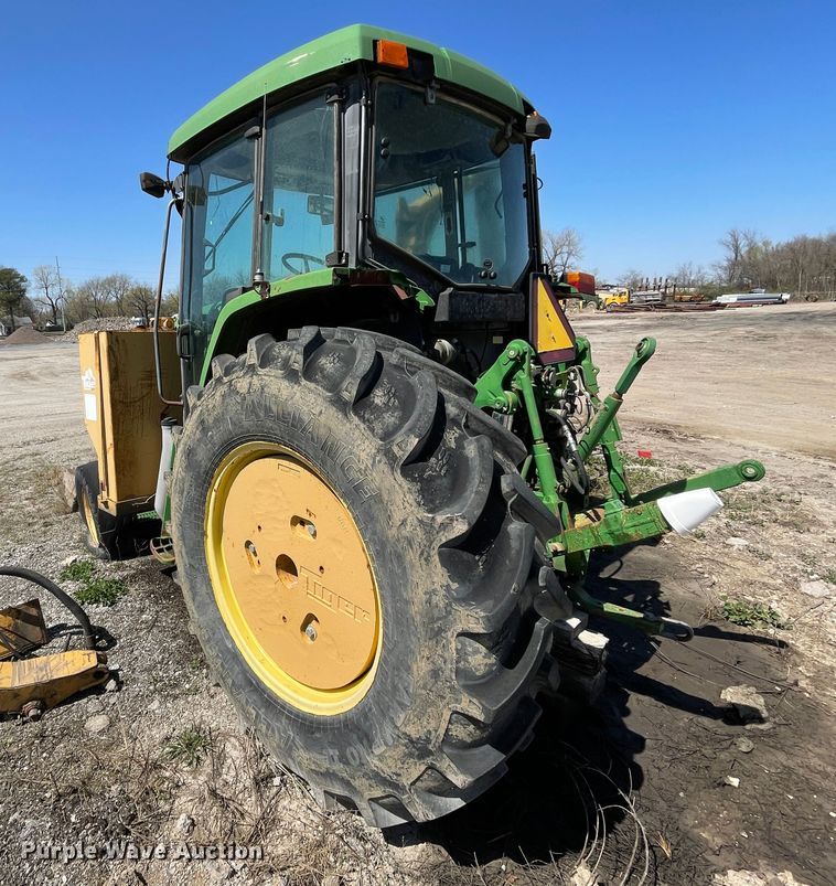 image for item II9367 (2) John Deere tractors