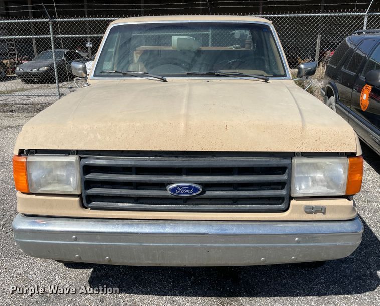 image for item II9370 1988 Ford F250  pickup truck