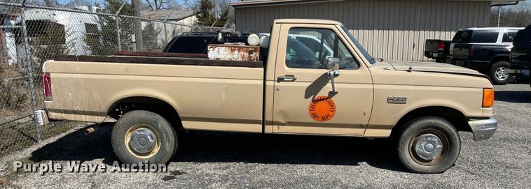 image for item II9370 1988 Ford F250  pickup truck