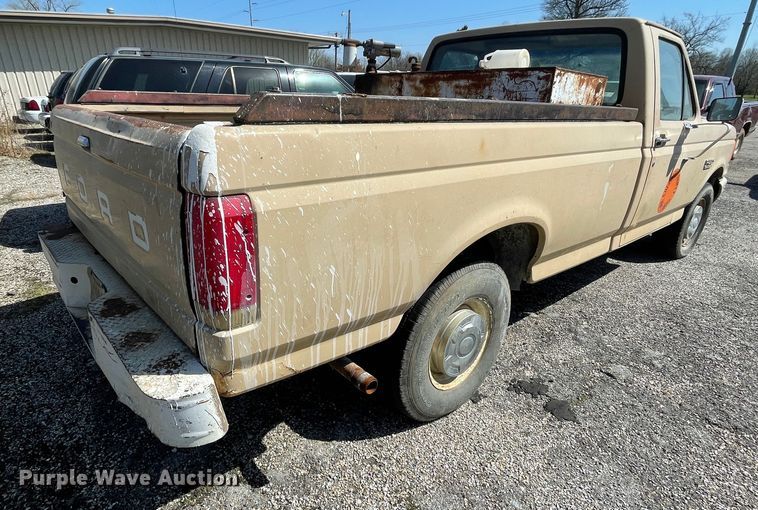 image for item II9370 1988 Ford F250  pickup truck