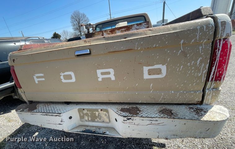 image for item II9370 1988 Ford F250  pickup truck