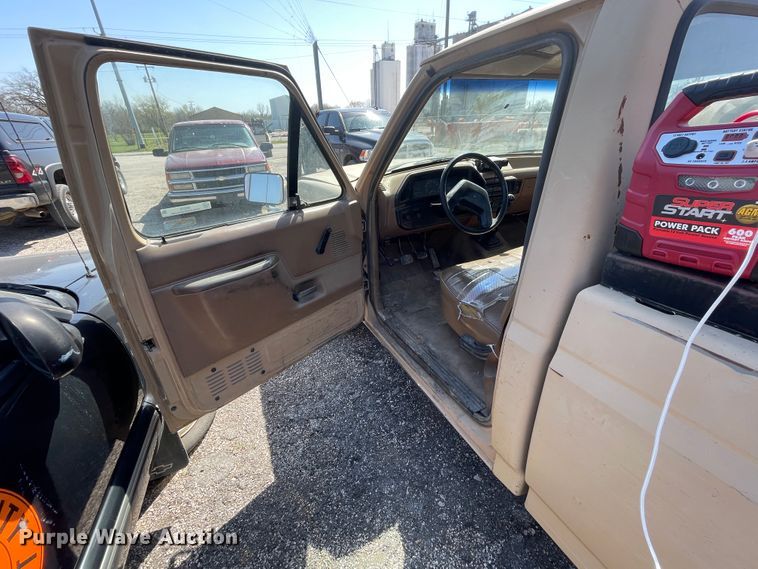 image for item II9370 1988 Ford F250  pickup truck