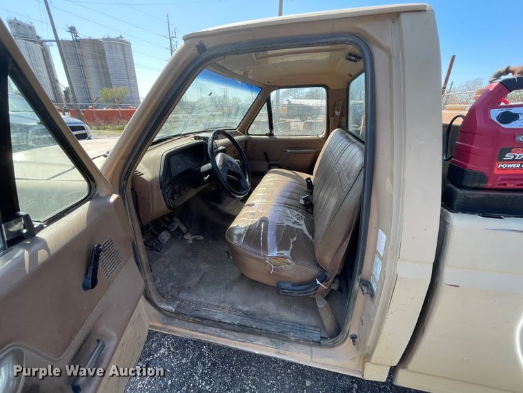 image for item II9370 1988 Ford F250  pickup truck