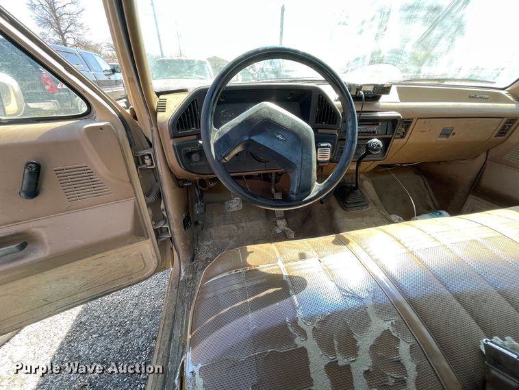 image for item II9370 1988 Ford F250  pickup truck