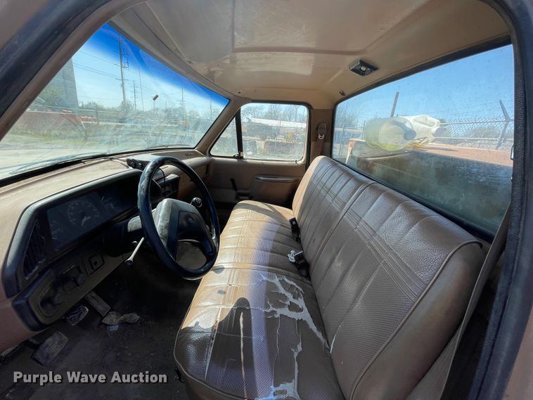 image for item II9370 1988 Ford F250  pickup truck