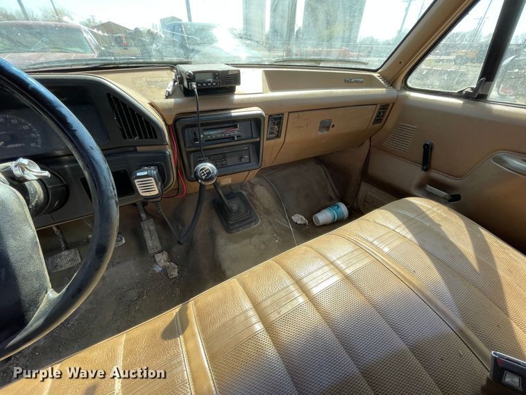 image for item II9370 1988 Ford F250  pickup truck