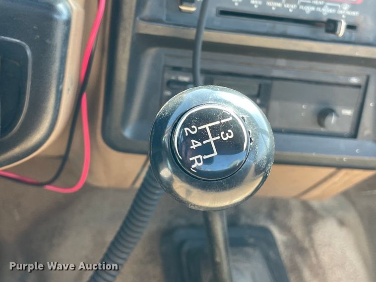 image for item II9370 1988 Ford F250  pickup truck