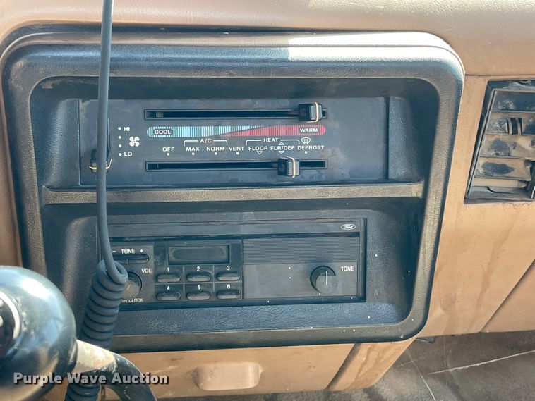 image for item II9370 1988 Ford F250  pickup truck