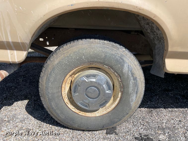 image for item II9370 1988 Ford F250  pickup truck