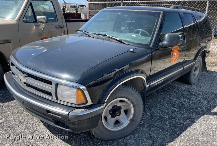 image for item II9371 1997 Chevrolet Blazer  SUV