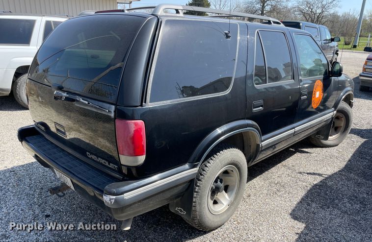 image for item II9371 1997 Chevrolet Blazer  SUV