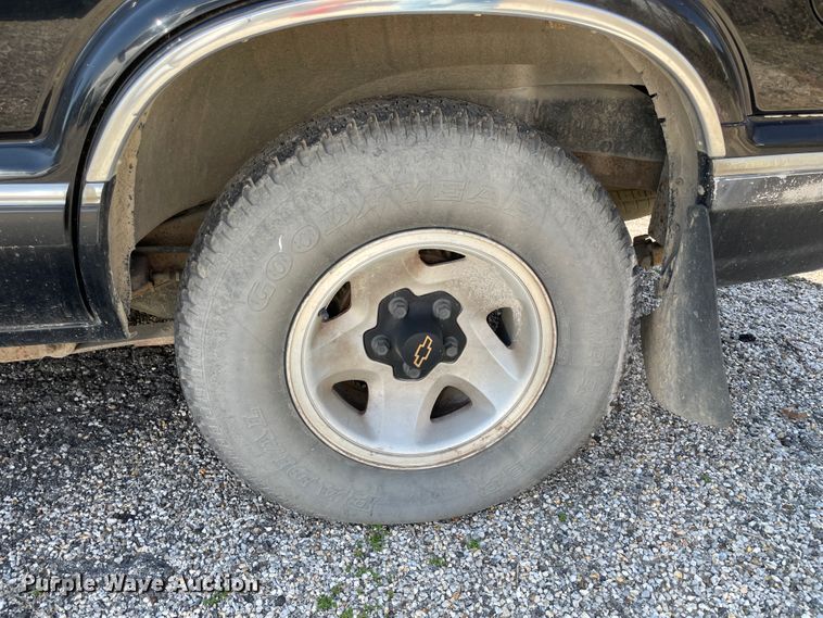 image for item II9371 1997 Chevrolet Blazer  SUV