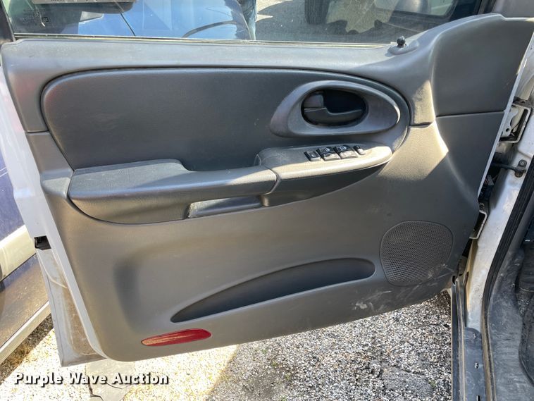 image for item II9372 2002 Chevrolet Trail Blazer  SUV