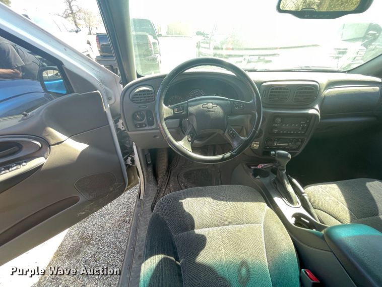 image for item II9372 2002 Chevrolet Trail Blazer  SUV