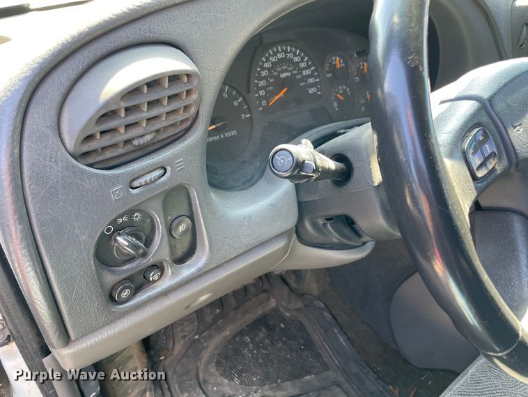 image for item II9372 2002 Chevrolet Trail Blazer  SUV