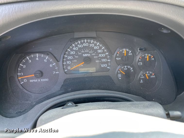 image for item II9372 2002 Chevrolet Trail Blazer  SUV