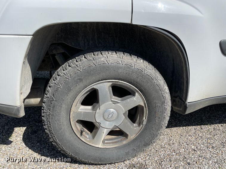 image for item II9372 2002 Chevrolet Trail Blazer  SUV