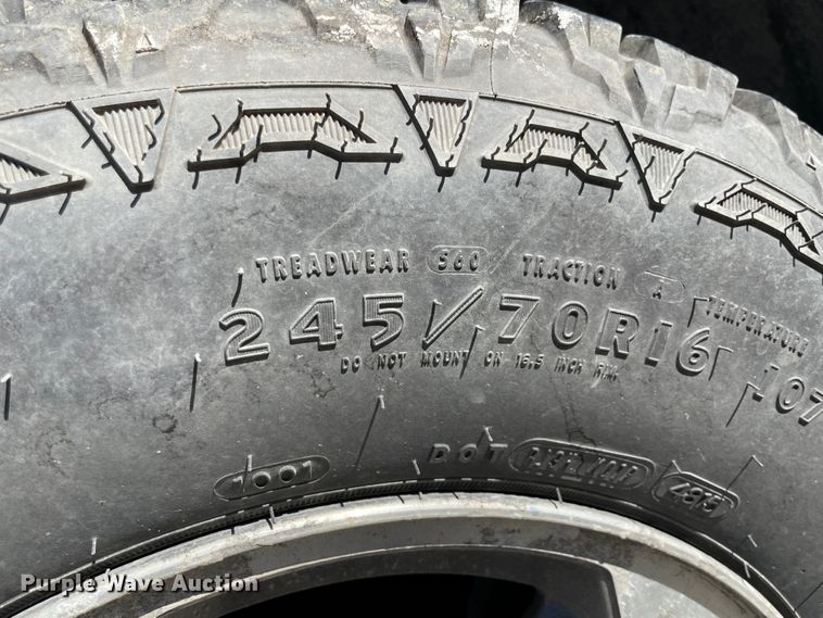 image for item II9372 2002 Chevrolet Trail Blazer  SUV