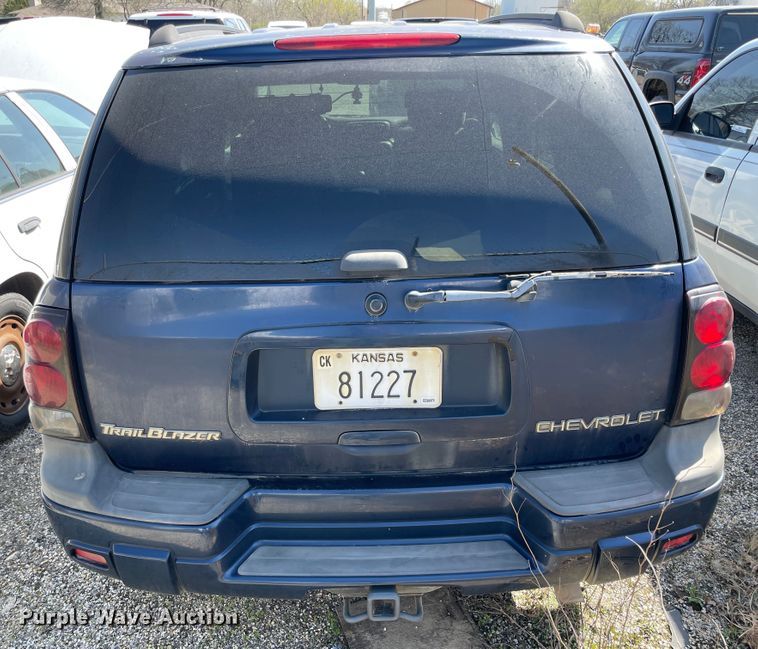 image for item II9373 2004 Chevrolet Trail Blazer  SUV