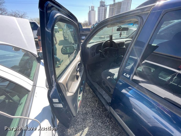 image for item II9373 2004 Chevrolet Trail Blazer  SUV