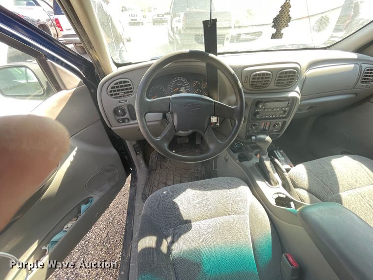 image for item II9373 2004 Chevrolet Trail Blazer  SUV