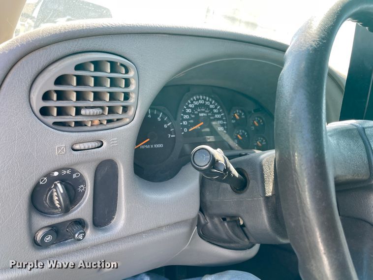 image for item II9373 2004 Chevrolet Trail Blazer  SUV