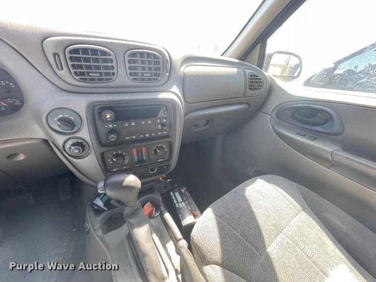 image for item II9373 2004 Chevrolet Trail Blazer  SUV