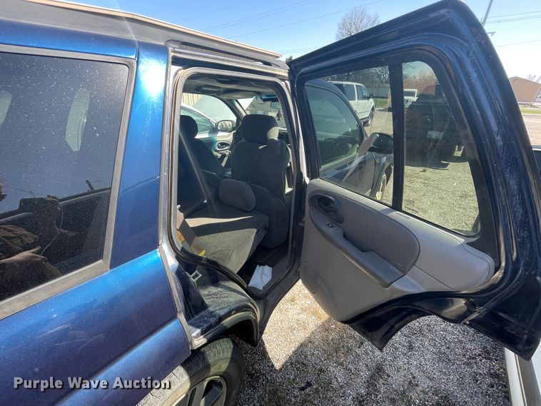 image for item II9373 2004 Chevrolet Trail Blazer  SUV