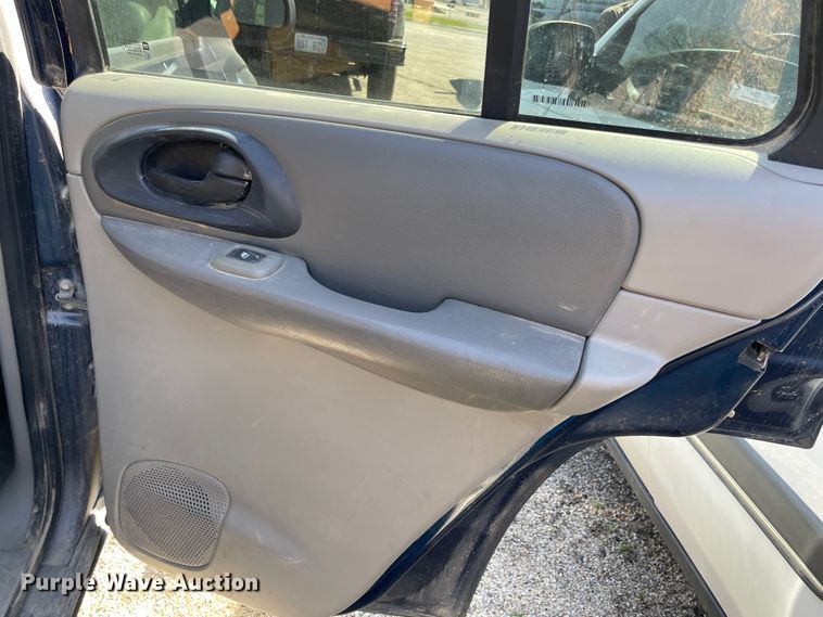 image for item II9373 2004 Chevrolet Trail Blazer  SUV