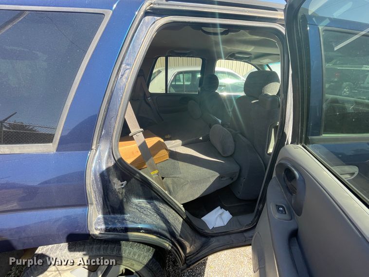 image for item II9373 2004 Chevrolet Trail Blazer  SUV