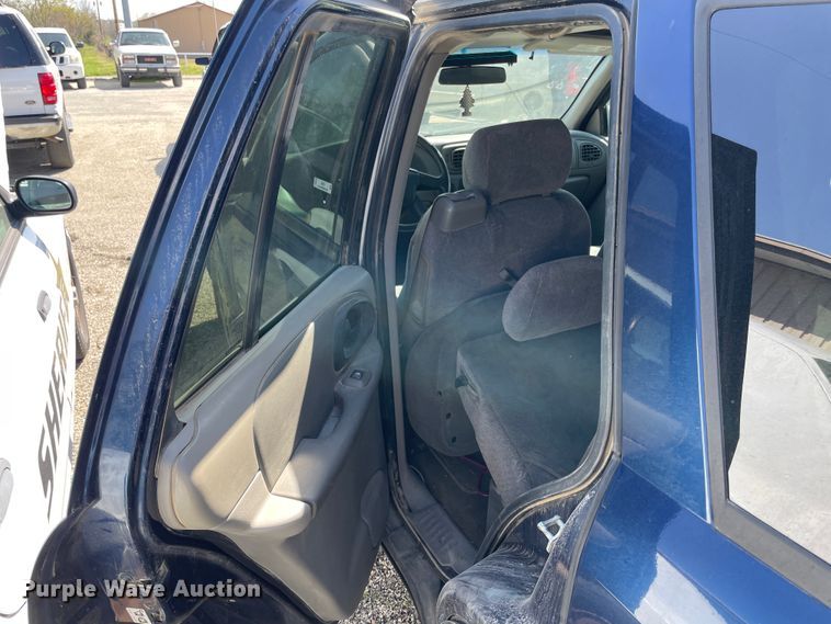 image for item II9373 2004 Chevrolet Trail Blazer  SUV