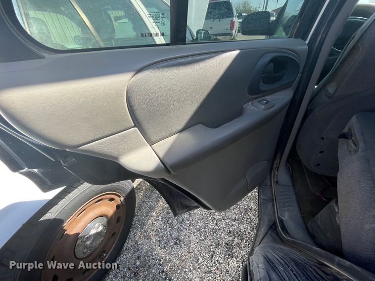 image for item II9373 2004 Chevrolet Trail Blazer  SUV