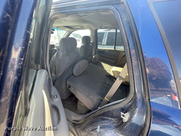 image for item II9373 2004 Chevrolet Trail Blazer  SUV