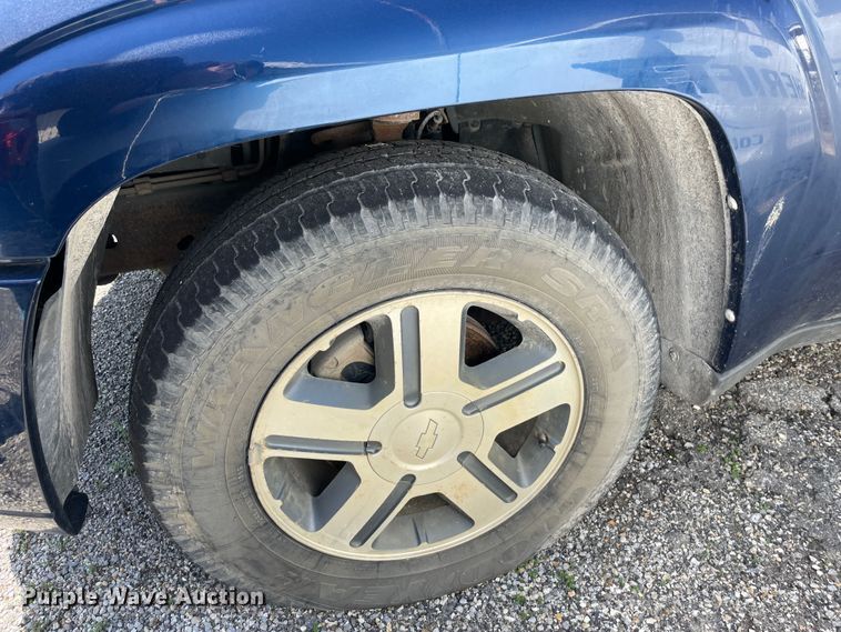 image for item II9373 2004 Chevrolet Trail Blazer  SUV