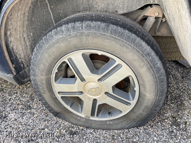 image for item II9373 2004 Chevrolet Trail Blazer  SUV