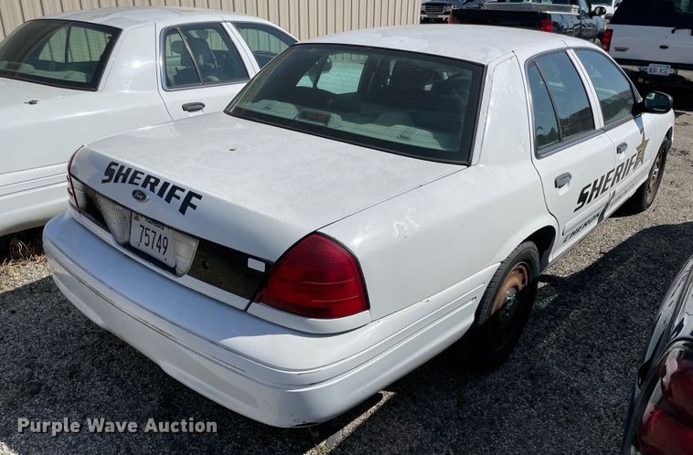 image for item II9374 2003 Ford Crown Victoria Police Interceptor