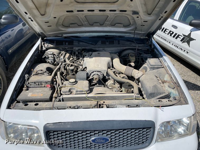 image for item II9374 2003 Ford Crown Victoria Police Interceptor