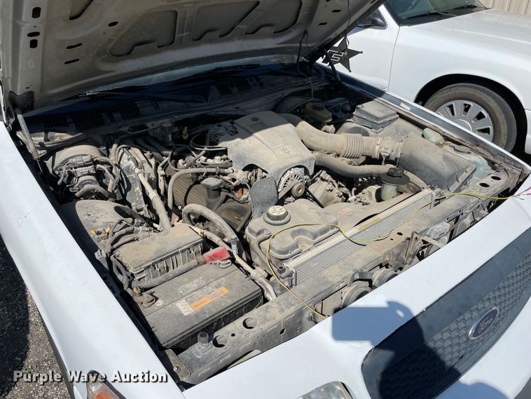 image for item II9374 2003 Ford Crown Victoria Police Interceptor