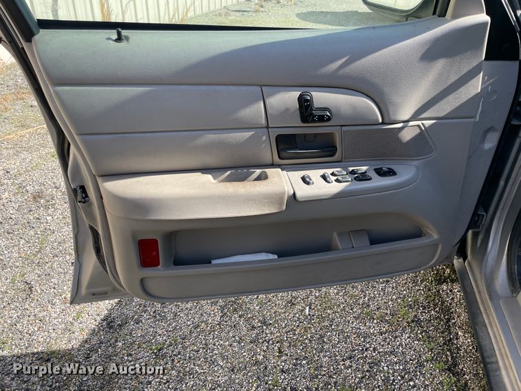 image for item II9375 2007 Ford Crown Victoria Police Interceptor