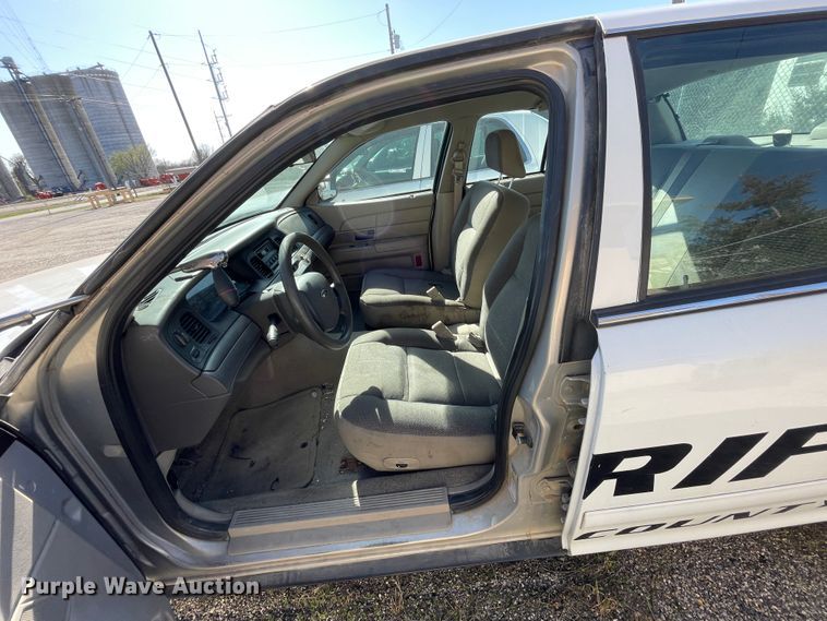 image for item II9375 2007 Ford Crown Victoria Police Interceptor