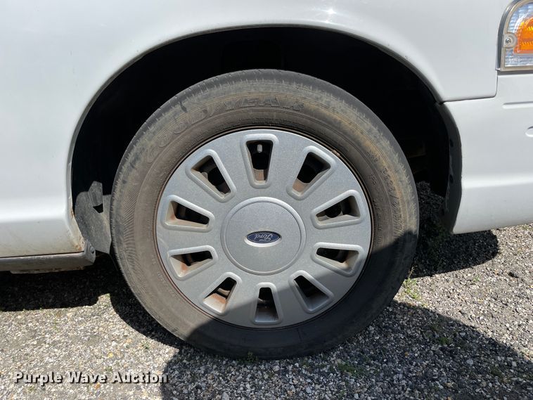 image for item II9375 2007 Ford Crown Victoria Police Interceptor