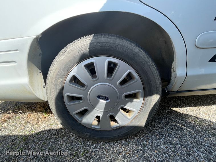 image for item II9375 2007 Ford Crown Victoria Police Interceptor