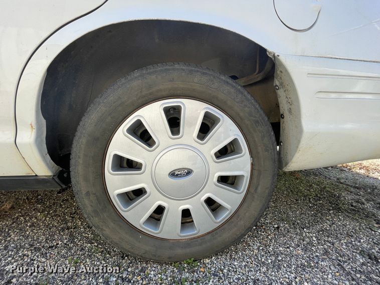 image for item II9375 2007 Ford Crown Victoria Police Interceptor