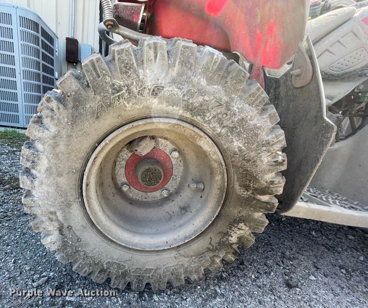 image for item II9379 2005 Polaris Predator  ATV