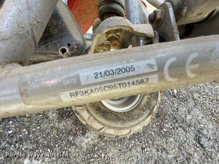 image for item II9379 2005 Polaris Predator  ATV